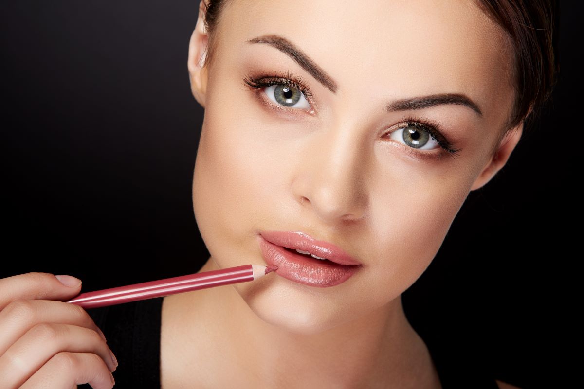 7 Best Lip Liners in 2024 for Luscious Lips