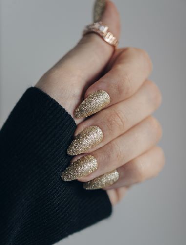 Holiday glitter nails