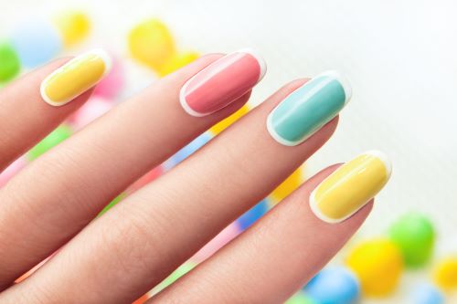 Oval-shaped pastel nail art